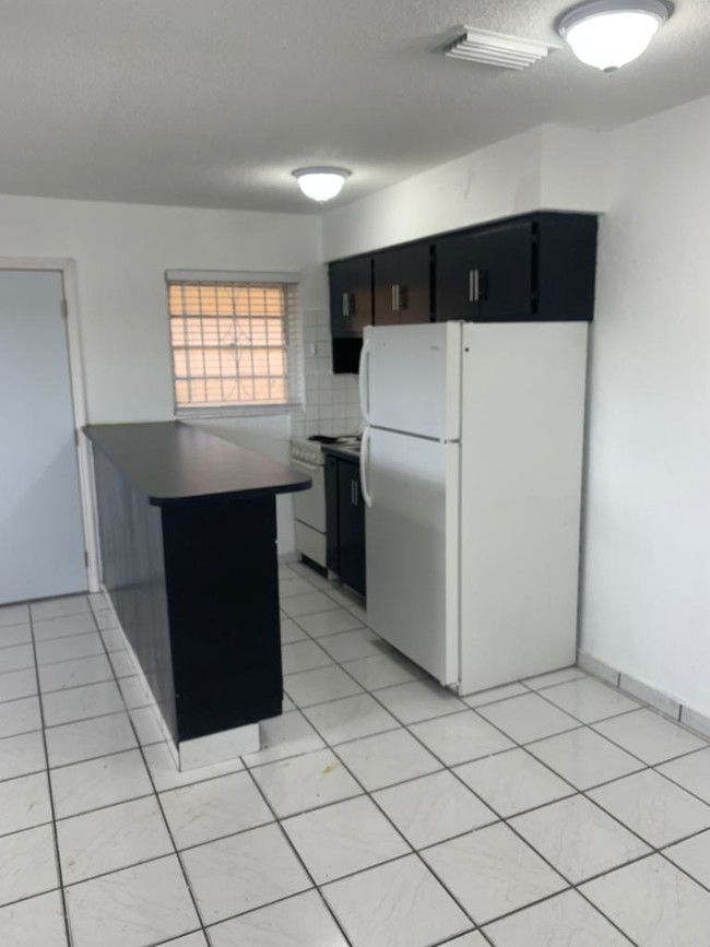 Foto del edificio - 7155 W 14th Ct