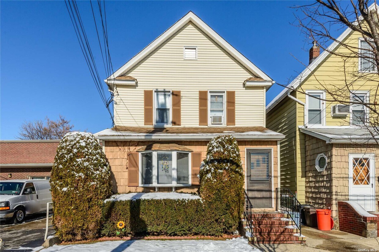 Primary Photo - 90 Searing Ave