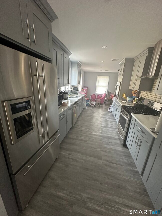 Foto del edificio - 180 Pleasantview Ave