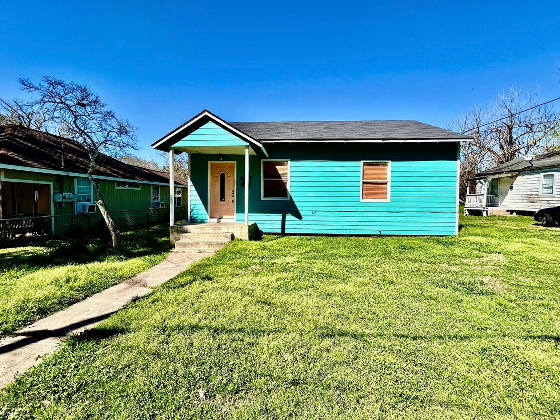 Primary Photo - 618 W Colorado St