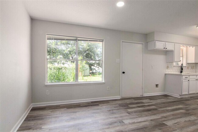 Building Photo - 128 Shadylawn St