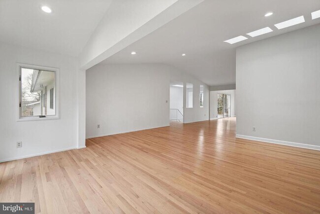 Foto del edificio - 7700 Hamilton Spring Rd