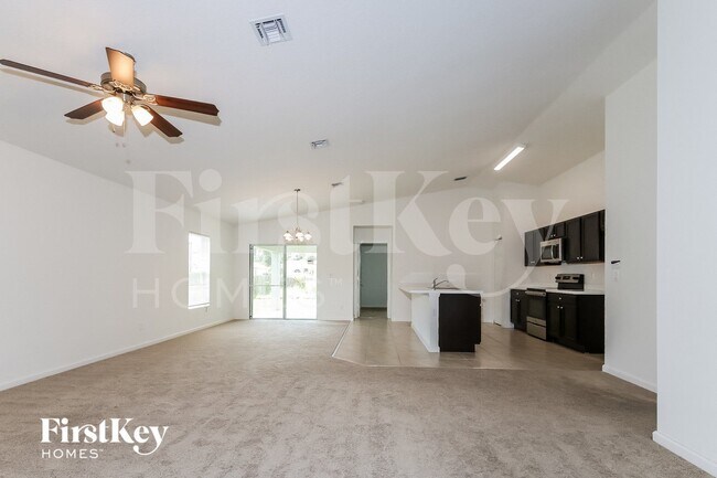 Foto del edificio - 1682 SW Crawford Ave