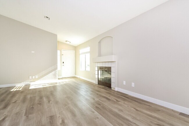 Building Photo - 7017 Desert Clover Ct