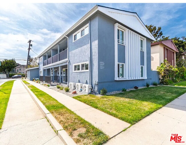 Building Photo - 11629 Gateway Blvd