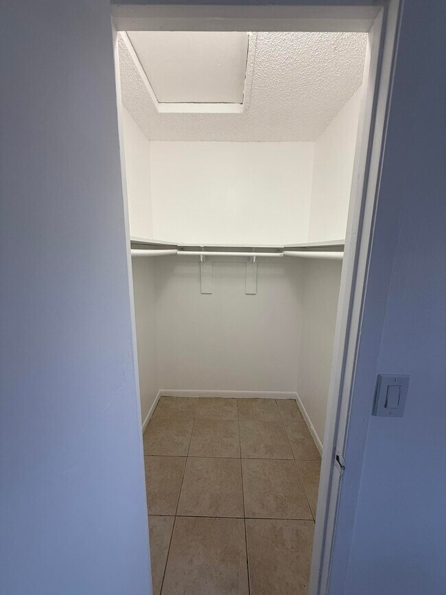 Foto del edificio - 4163 42nd Ave S