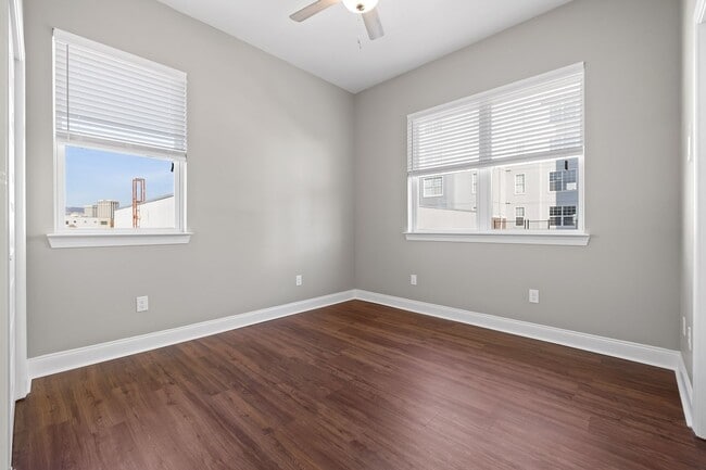 Building Photo - ONE MONTH FREE! 621 MLK *Income Restricted*