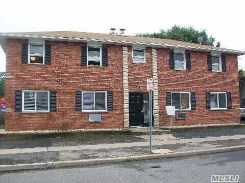 Primary Photo - 2420 Bennett Ave