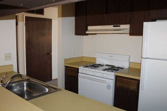 Building Photo - PENDING 1205 Marionola Way, Pinole CA (Cro...