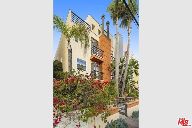 Building Photo - 121 Galleon St
