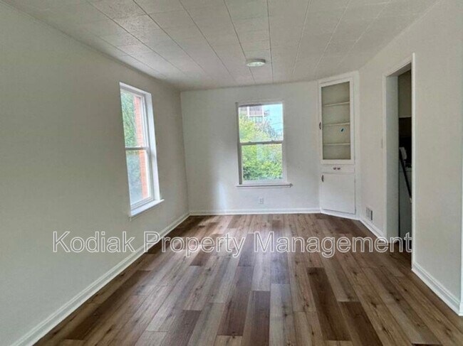 Foto del edificio - 239 N Center St
