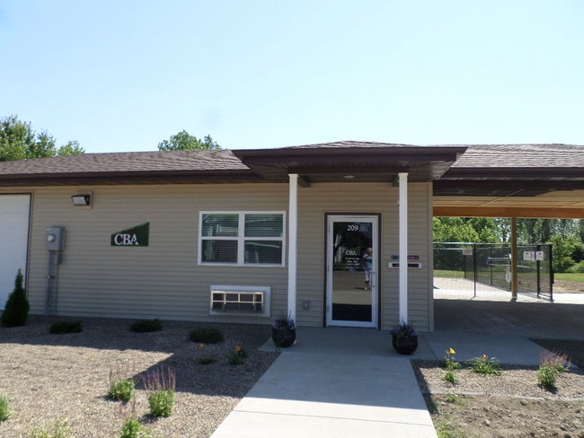 204 Charleston Blvd Unit 4 Macomb Il 61455 Apartment For Rent In On Site Office 204 Charleston Blvd