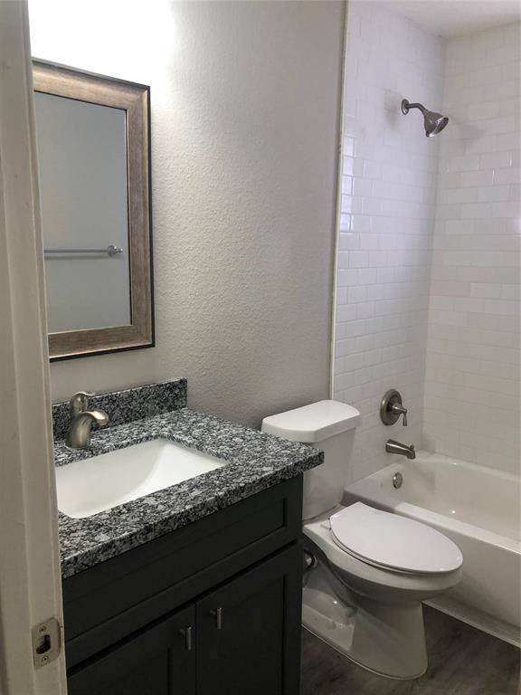 Building Photo - 3901 Ave S