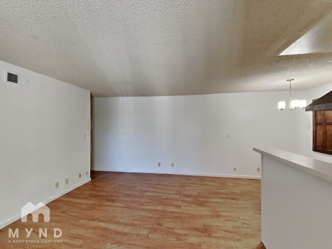 Building Photo - 5515 Spinnaker Dr