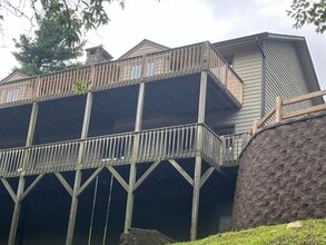 Building Photo - 630 Sorrento Dr