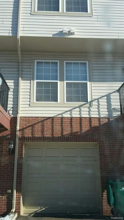 Building Photo - 27995 Hopkins Dr