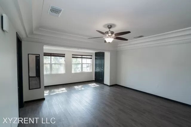 Building Photo - 11023 Strathmore Dr
