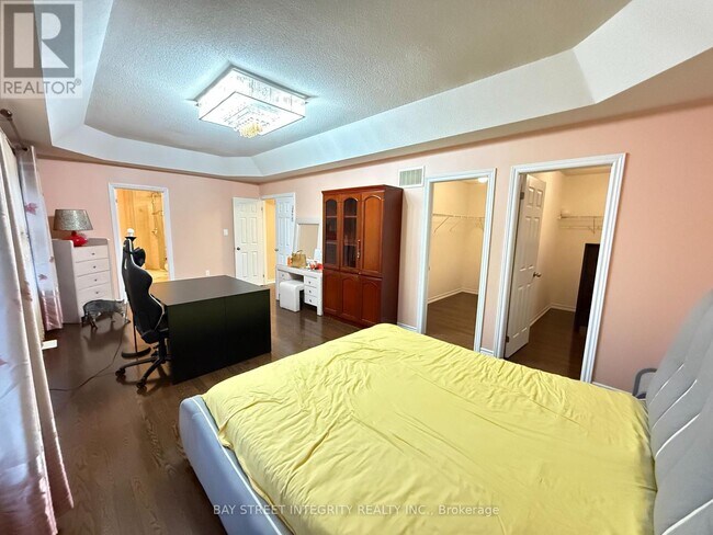 Building Photo - 28 Carolina Rose Cres