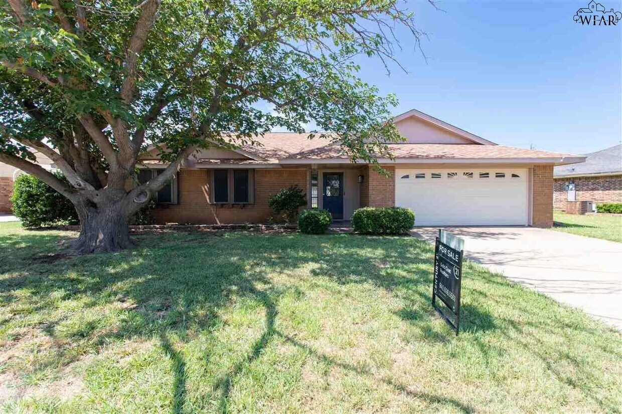Foto principal - 4614 Spring Shadow Dr