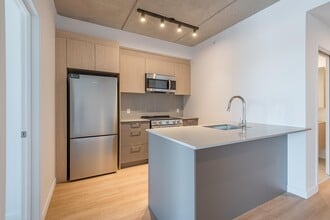 Building Photo - 5630 Rue de Marseille