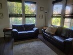 Sala de estar en el primer piso - 63 Finch