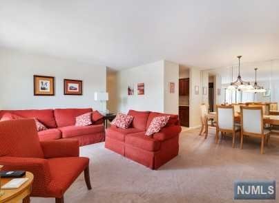 Foto del edificio - 651 Riverside Ave