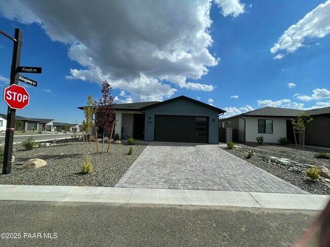 Building Photo - 5999 Finch Pl