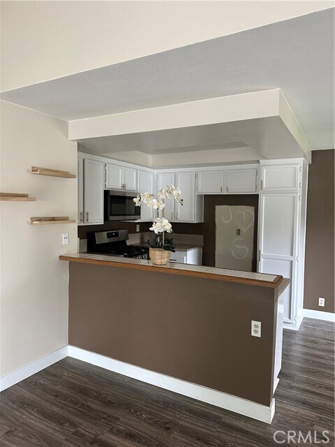 Foto del edificio - 5806 Old Village Rd
