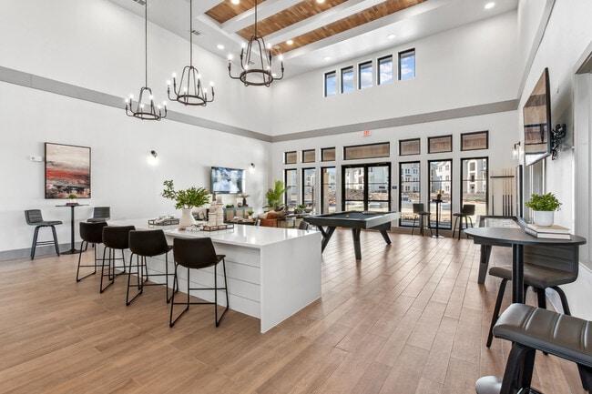 Interior Photo - Paloma