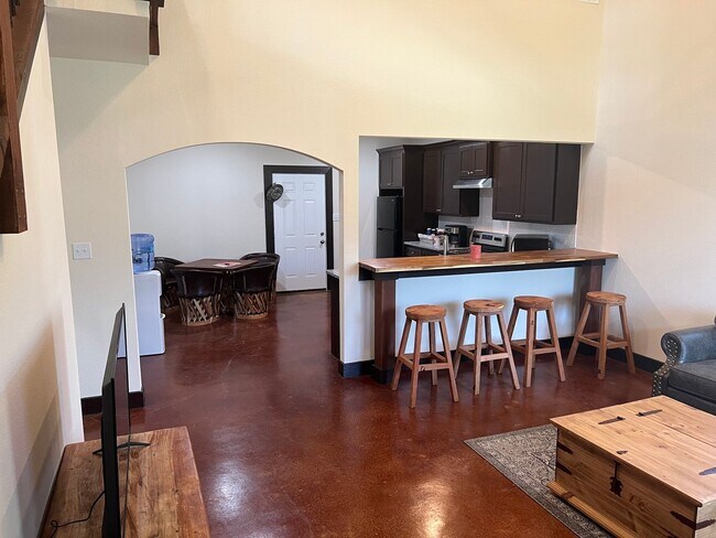 Foto del edificio - 3 bedroom with extra living area & office-Azle on half acre lots