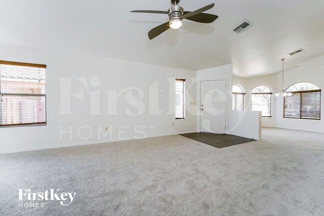 Building Photo - 8711 N Moonfire Dr