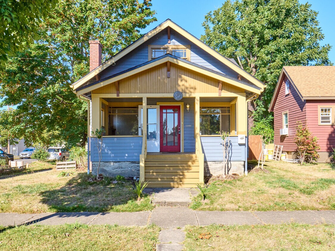 Primary Photo - 1615 Winter St NE