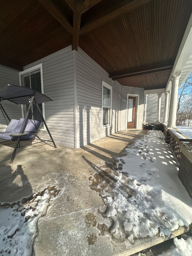 Foto del edificio - 747 Parker Ave