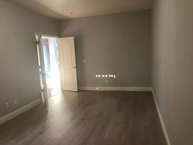 Foto del edificio - 4154 Golden Pond Way