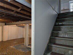 Building Photo - 1565 Chadwick Rd