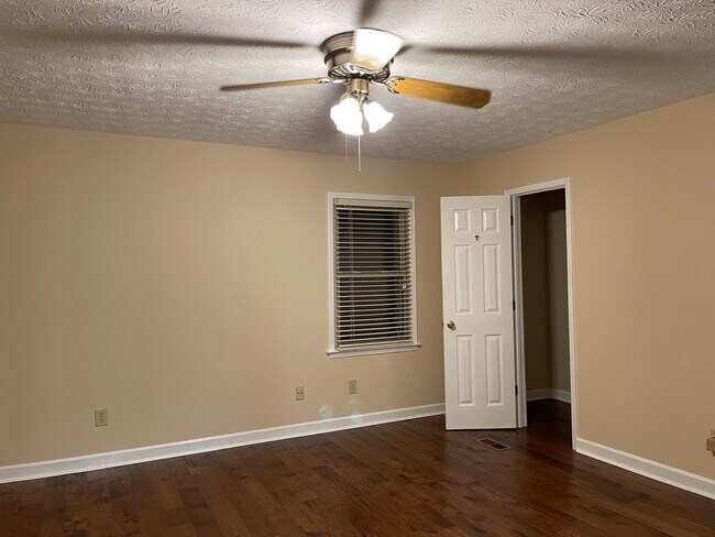 Building Photo - 2935 Neese Dr