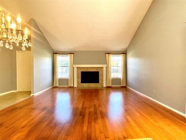 Foto del edificio - 2551 Coopers Post Ln