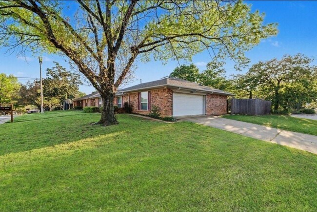 Foto del edificio - 4900 Ridgeline Dr