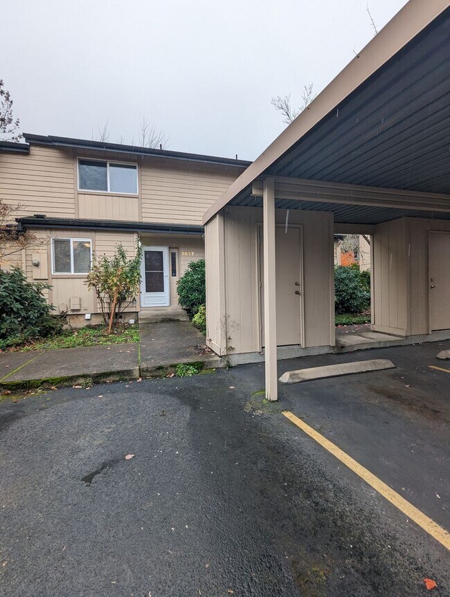 Foto del edificio - Beautiful 2-Bedroom, 1.5-Bath Condo. Landscaping included!