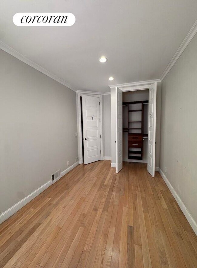 Foto del edificio - 1592 St Marks Ave