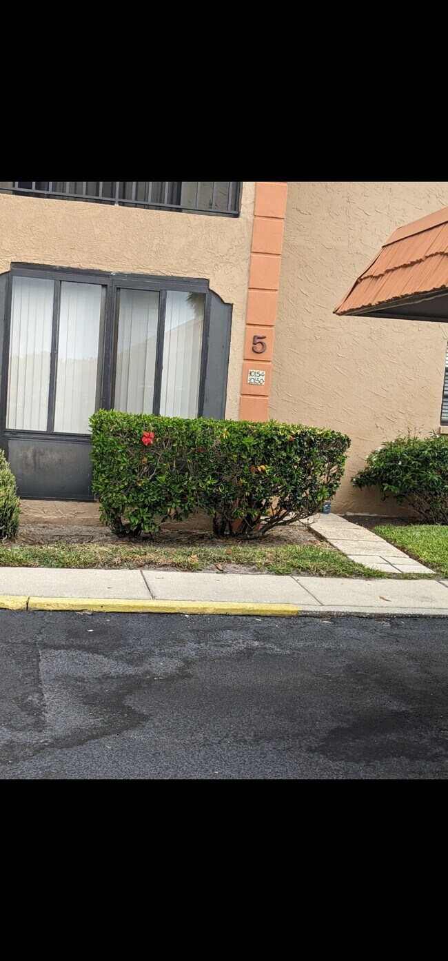 Building Photo - 10150 Seminole Island Dr