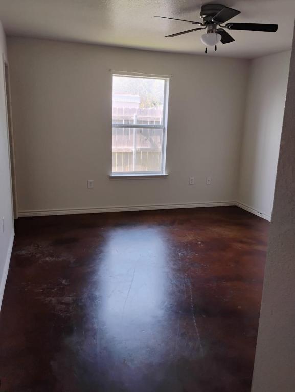 Foto del edificio - 102 1/2 Surrey Ln 200 B