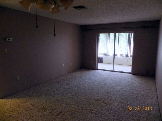 Building Photo - 2BR Condo in heart of Countryside