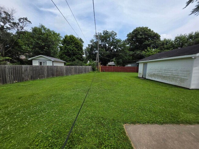 Foto del edificio - 3BR/2BA/2CarGarage Only A Few Minutes From Everything! Ask About Our Move-In Special!