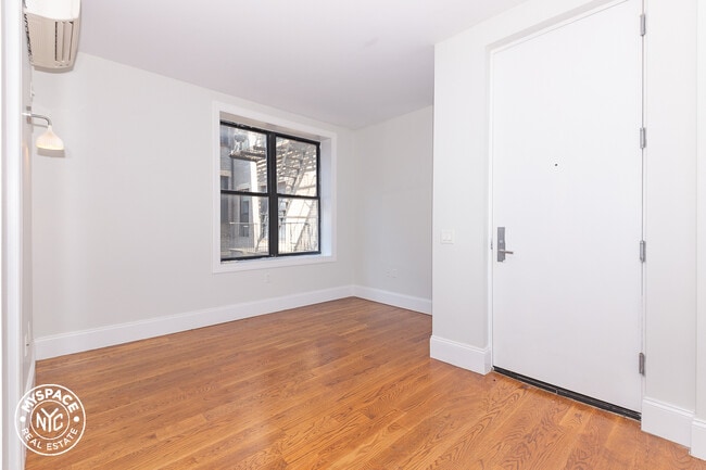 Building Photo - 1625 Putnam Ave