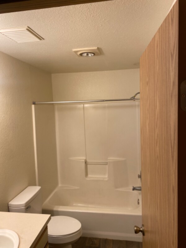 Foto del edificio - 1228 E 1st Ave