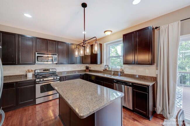 Foto del edificio - 51152 E Bourne Terrace