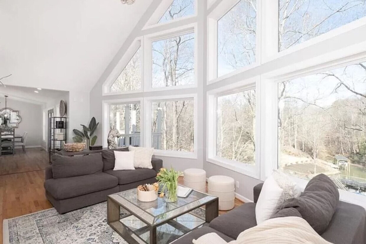 Foto principal - 555 Laurel Cove Rd