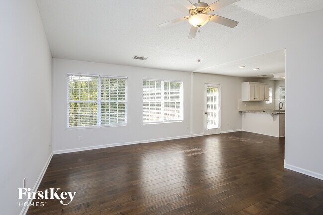 Foto del edificio - 1911 Natalie Dr