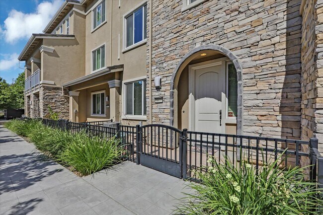 Foto del edificio - 5877 Blue Topaz Ct